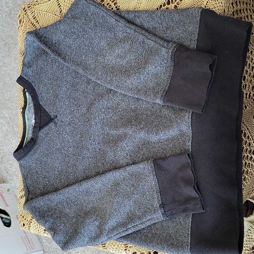 Athletic Boys sweatshirt size 6/7